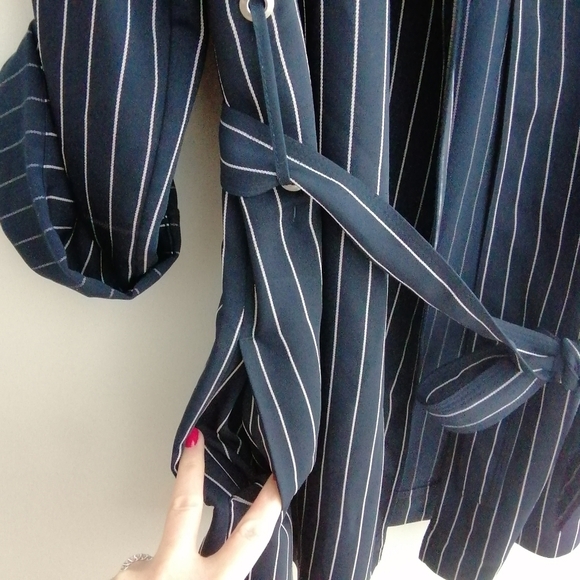 Aritzia Babaton Kahlo Mid Length Blazer Robe Blue Stripe Crepe Fabric Medium - Picture 13 of 17